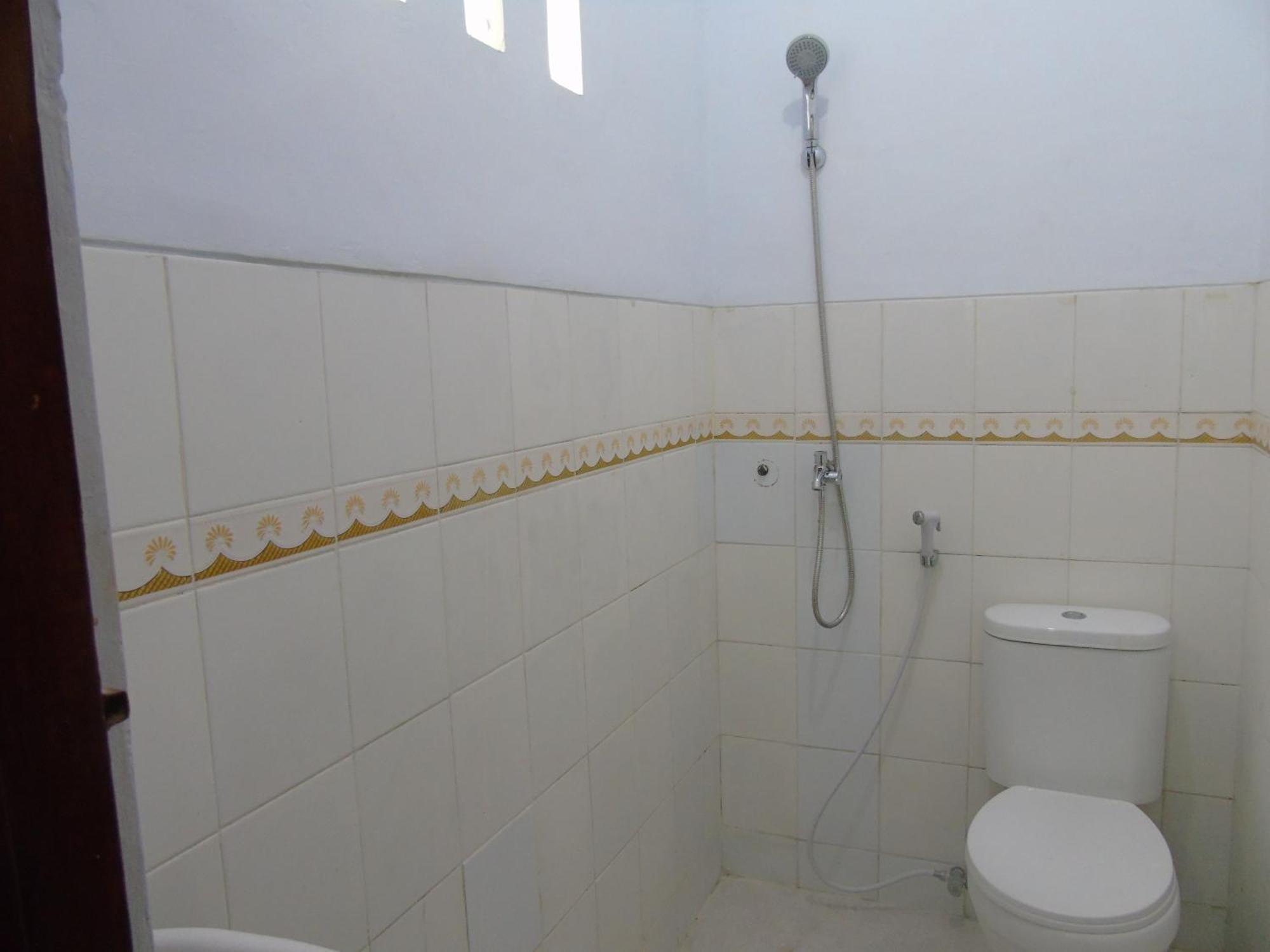 Hotel Permata Zamrud Сиребон Стая снимка