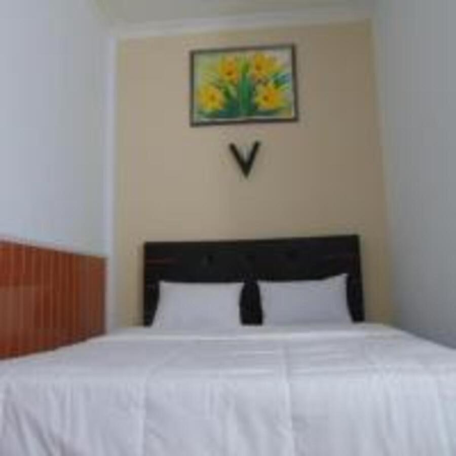 Hotel Permata Zamrud Сиребон Екстериор снимка
